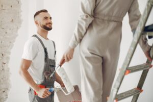 Beneficios de contratar a un pintor profesional para tu negocio